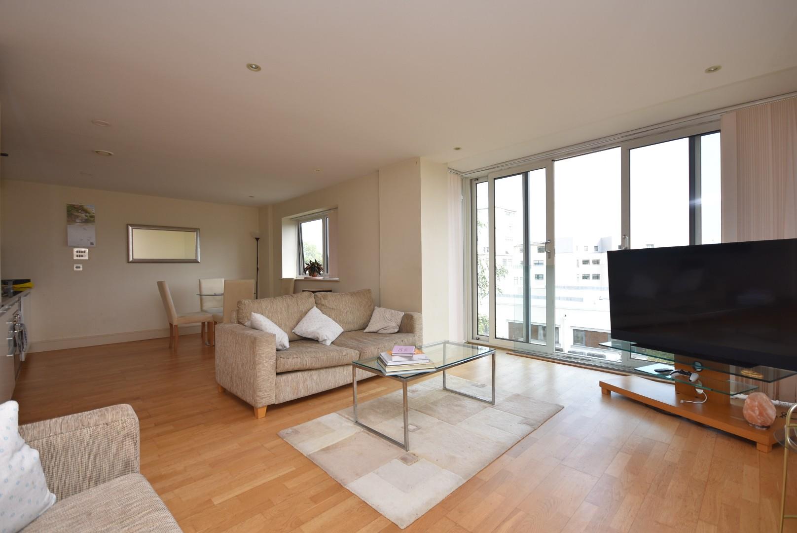 208 Woodlands, Hayes Point, Sully, CF64 5QF